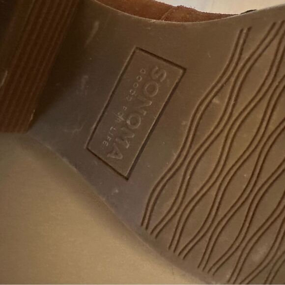 Kohl's Brown Ankle Booties with Western Flair - Picture 4 of 6